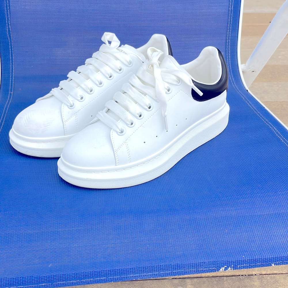 Alexander McQueen size 43 only worn twice for a steakhouse dinner .